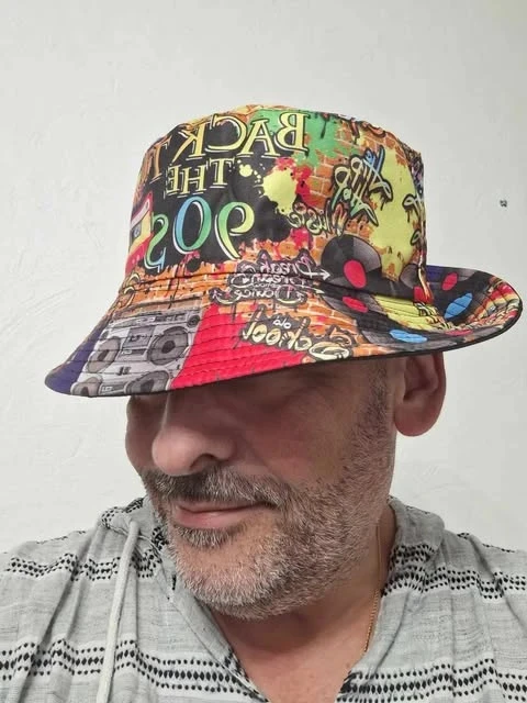 Bob 90: Reviva os anos 90 com este boina icônico e colorido – photo 3